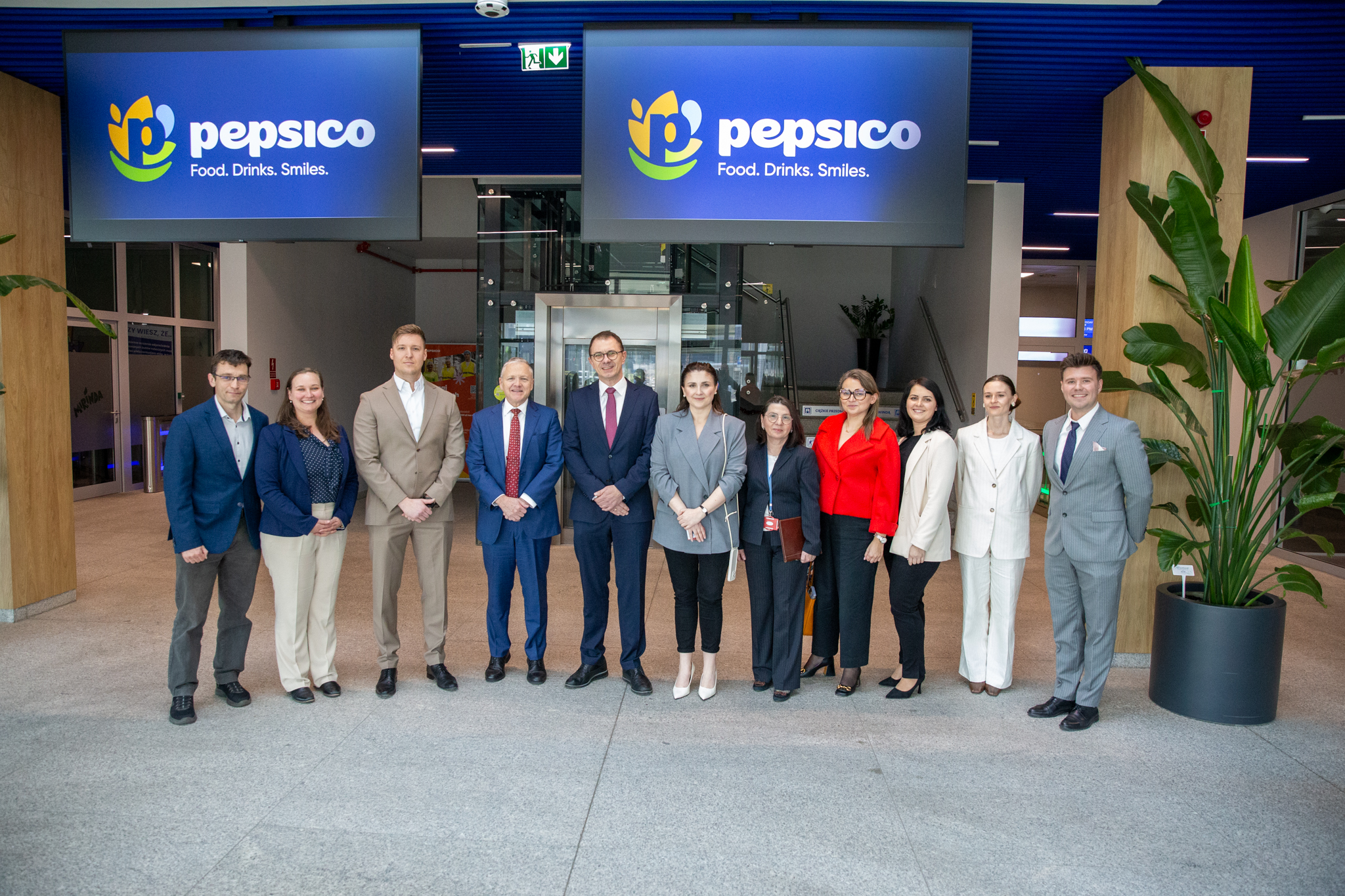 https://www.pepsicopoland.com/images/polandlibraries/1_news/2026-04-09-ambassador-rose-pepsico-swiete-1df759cd4-8238-4cd0-bf5f-0482657472b7.jpg?Status=Master